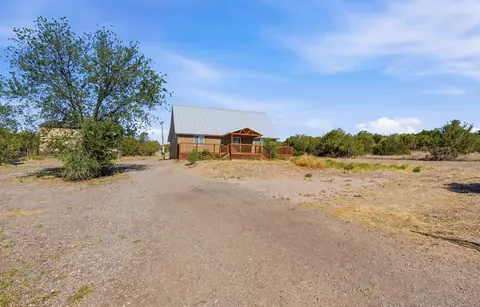 84 Skyline Dr, Edgewood, NM 87015