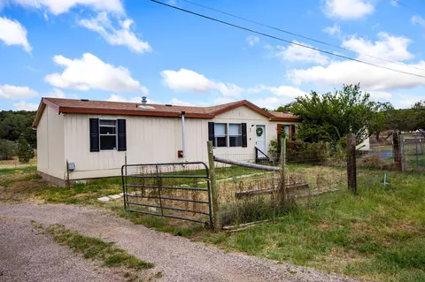 52 Windmill Rd, Edgewood, NM 87015