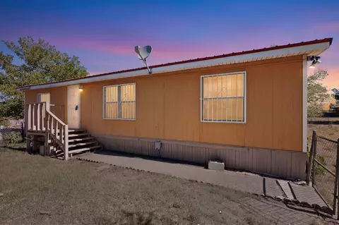 1 Santa Monica Ave, Los Lunas, NM 87031