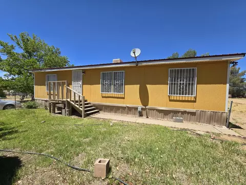 1 Santa Monica Ave, Los Lunas, NM 87031