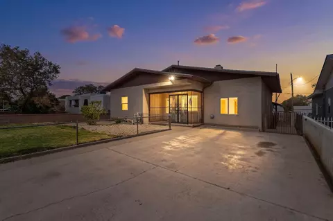 1701 Wilmoore Dr SE, Albuquerque, NM 87106