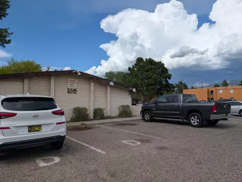 8021 Marquette Ave NE, Albuquerque, NM 87108