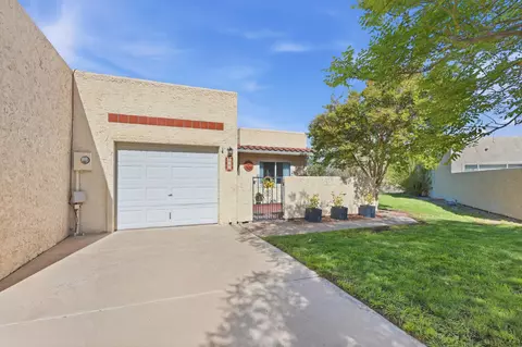 616 Eastlake Dr SE, Rio Rancho, NM 87124