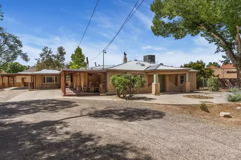 2918 Mountain Rd NW, Albuquerque, NM 87104