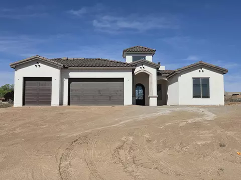 705 4th St NE, Rio Rancho, NM 87124
