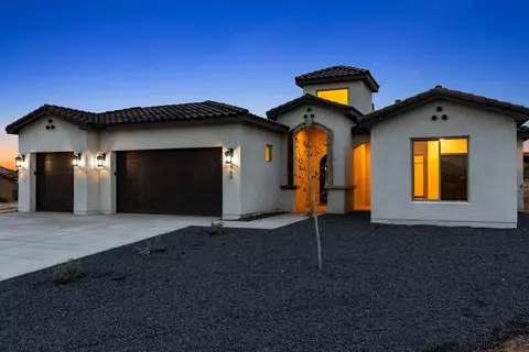 705 4th St NE, Rio Rancho, NM 87124