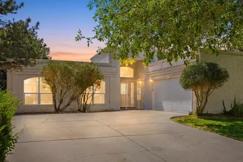 7415 Coachman St NE, Albuquerque, NM 87109