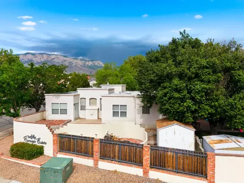 7415 Coachman St NE, Albuquerque, NM 87109