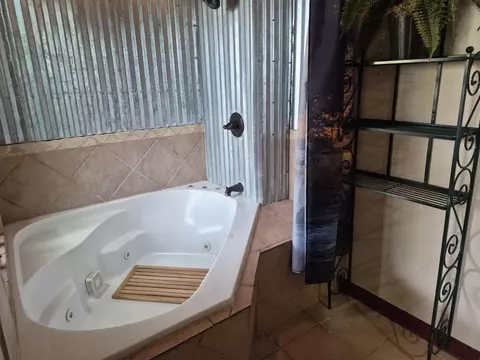 Bath - 74 Juniper Hill Loop, Cedar Crest, NM 87008 photo 5 of 6