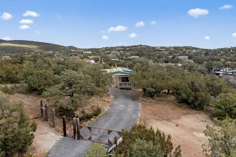 9 Mikes Pl, Sandia Park, NM 87047