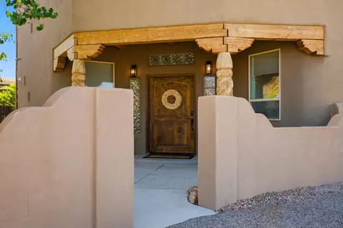 2816 Tramway Cir NE, Albuquerque, NM 87122