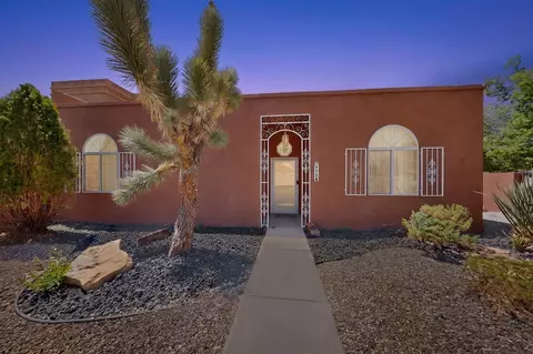 7728 Redwood Dr NW, Albuquerque, NM 87120