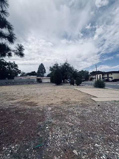 1828 Mary Ellen St NE, Albuquerque, NM 87112