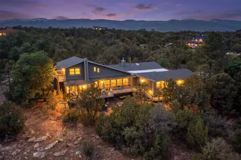 26 Sierra Vista Dr, Cedar Crest, NM 87008