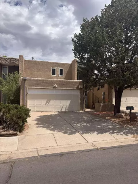 6813 Los Trechos Ct NE, Albuquerque, NM 87109