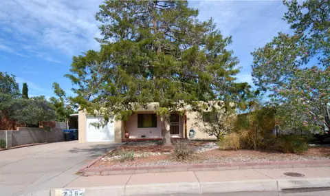236 Laguayra Dr NE, Albuquerque, NM 87108