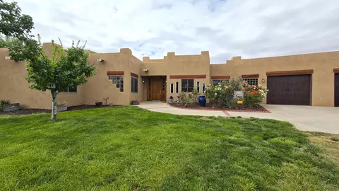 458 Calle De Wences, Los Lunas, NM 87031
