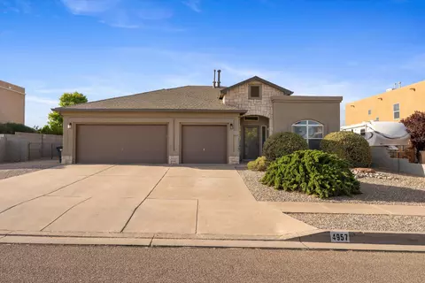 4957 Night Hawk Dr NE, Rio Rancho, NM 87144