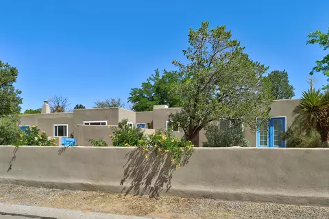 911 Palmas Altas Dr SE, Rio Rancho, NM 87124