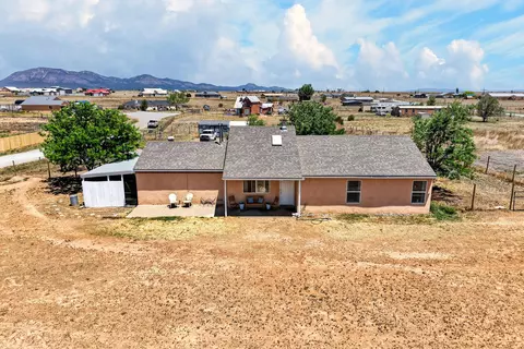 4 Starlight Acres Dr, Edgewood, NM 87015