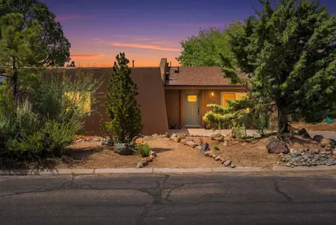 6659 Vooscane Ave, Cochiti Lake, NM 87083
