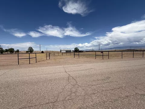 25 Miller Dairy Rd, Veguita, NM 87062