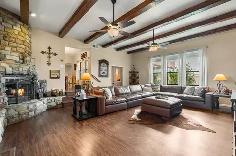 5900 Jones Pl NW, Albuquerque, NM 87120