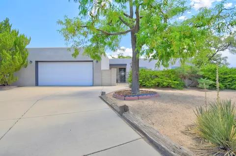 1195 Comanche Ct SE, Rio Rancho, NM 87124