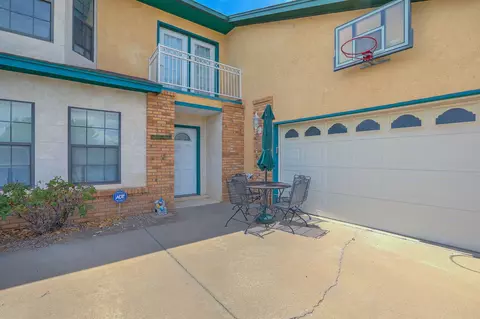 7409 Carson Trl NW, Albuquerque, NM 87120