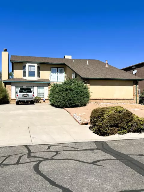 7409 Carson Trl NW, Albuquerque, NM 87120