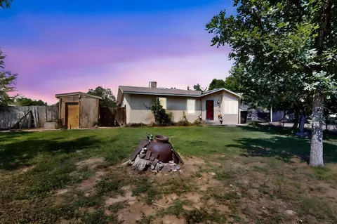 1 Dino Ct, Peralta, NM 87042