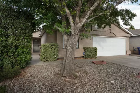 820 110th St SW, Albuquerque, NM 87121