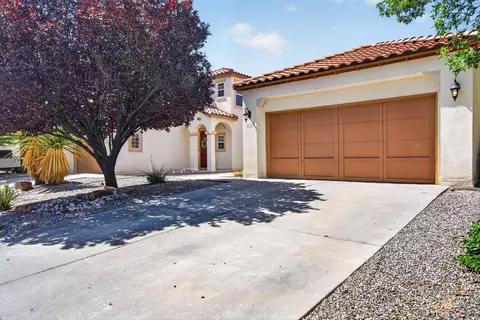 952 Waterfall Dr NE, Rio Rancho, NM 87144