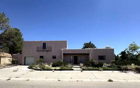 621 N Palmer Ln NE, Rio Communities, NM 87002