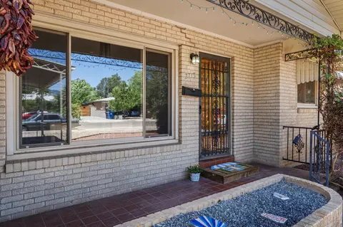 2713 Valencia Dr NE, Albuquerque, NM 87110