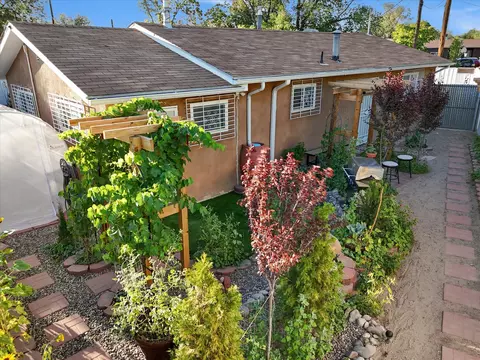 1536 Mora Rd SW, Albuquerque, NM 87105