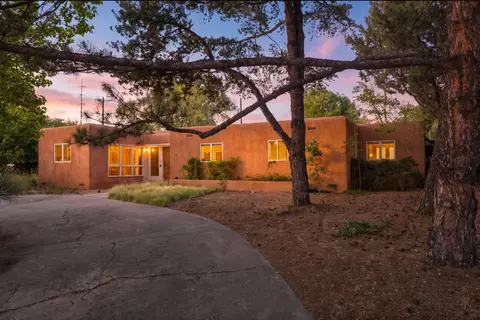 414 Vassar Dr NE, Albuquerque, NM 87106