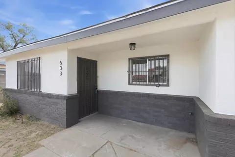 633 Espanola St SE, Albuquerque, NM 87108