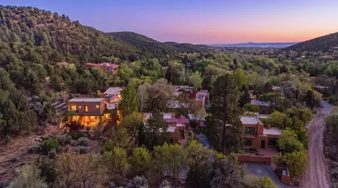 1692 Upper Cyn, Santa Fe, NM 87501