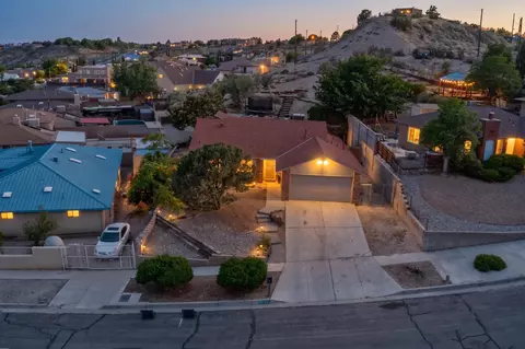 5104 La Subida St NW, Albuquerque, NM 87105