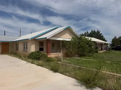 108 N 3rd St, Melrose, NM 88124