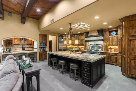 10040 Los Cansados Rd NW, Albuquerque, NM 87114