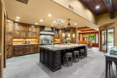 10040 Los Cansados Rd NW, Albuquerque, NM 87114