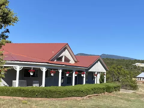 37 Camino Del Oriente, Tijeras, NM 87059