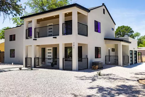 701 Solano Dr SE, Albuquerque, NM 87108