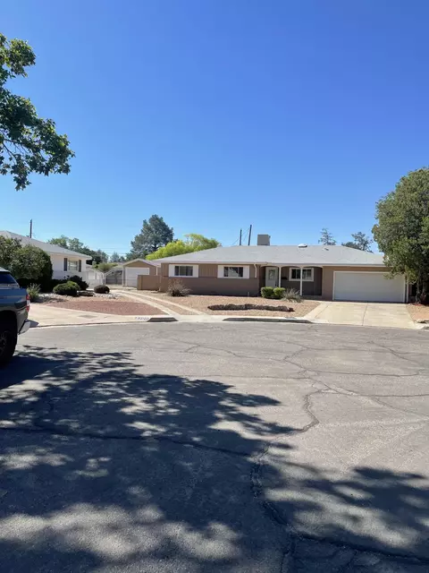 6716 Dodd Pl NE, Albuquerque, NM 87110