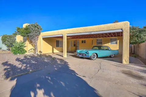 7738 Haines Ave NE, Albuquerque, NM 87110