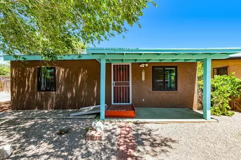 2331 Edna Ave NW, Albuquerque, NM 87104