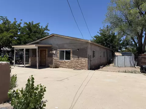 2009 Blake Rd SW, Albuquerque, NM 87105