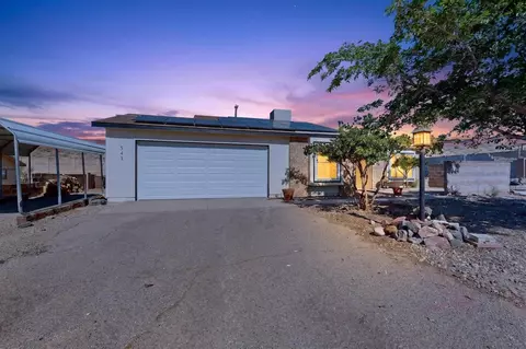 541 7th Ave NE, Rio Rancho, NM 87124